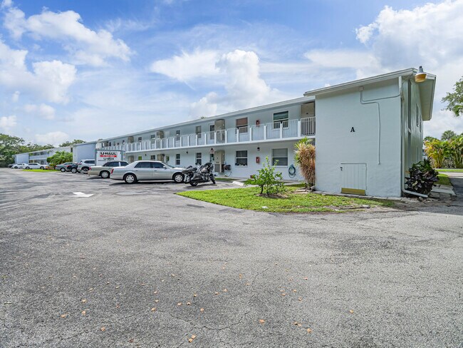 Building Photo - 600 Royal Palm Blvd
