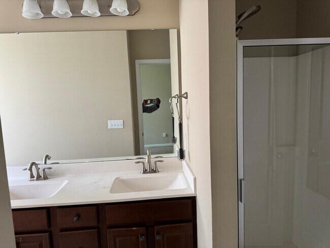 Building Photo - 538 Libson St