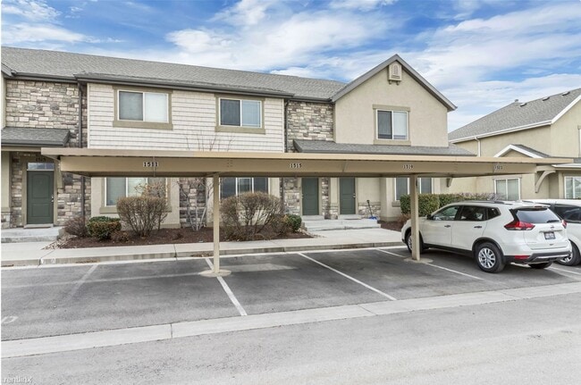 Building Photo - Beautiful Orem Townhouse