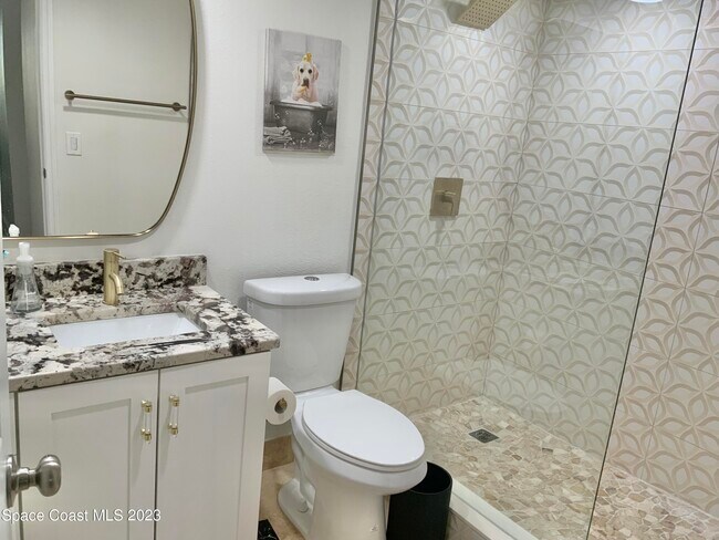 Building Photo - 877 N Hwy A1A