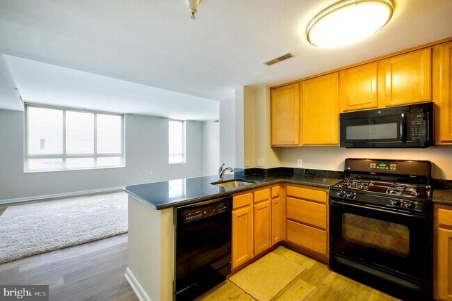 Building Photo - 355 I St SW