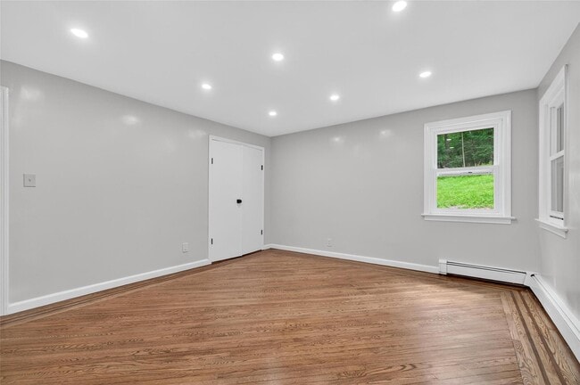 Building Photo - 52 Luxton Lake Rd