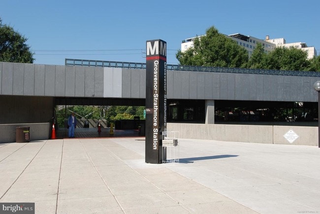 Building Photo - 7561 Heatherton Ln