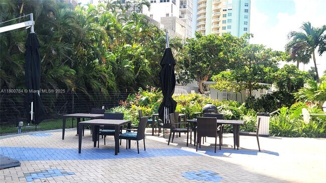 Building Photo - 2451 Brickell Ave