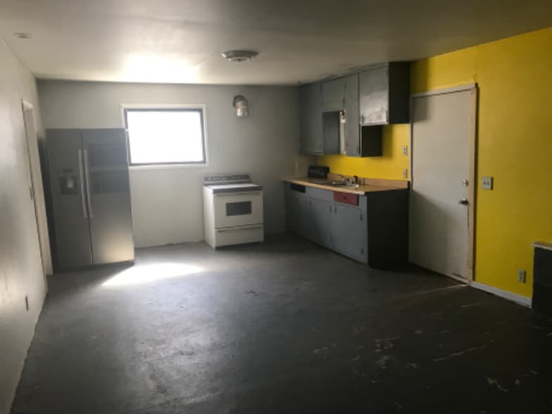 Primary Photo - 0000 G