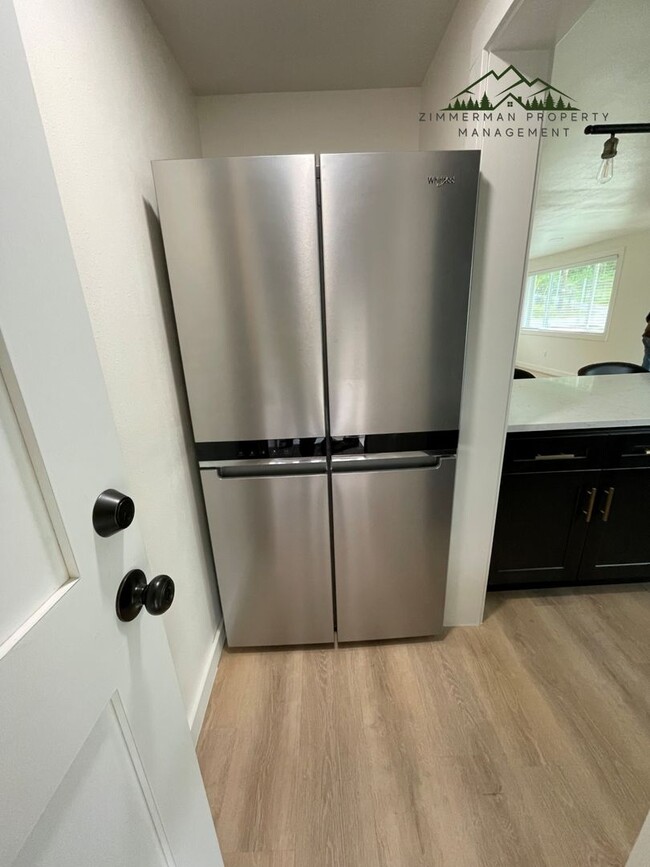 Building Photo - UPDATED 2 Bedroom, 1 Bathroom Home in Lowell