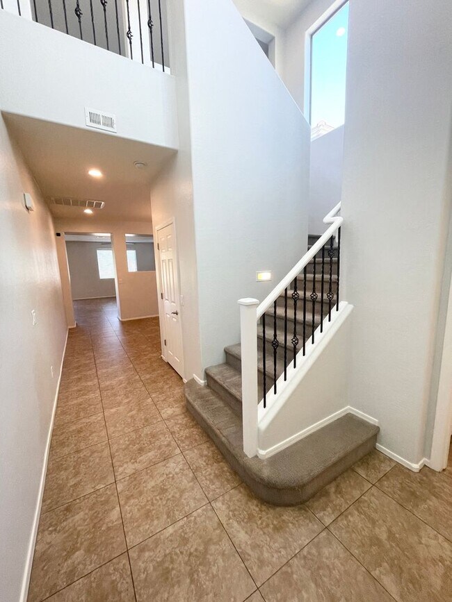 Building Photo - Upgraded Two Story Home In Power Ranch! To...