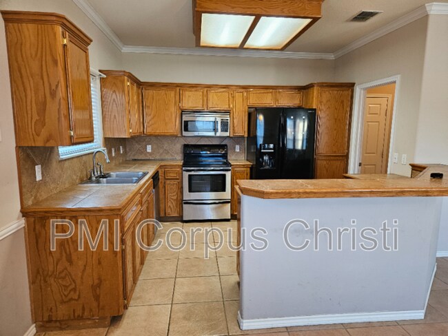 Building Photo - 2337 Handlin Dr