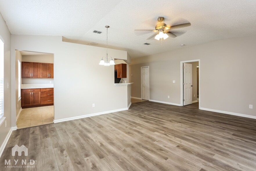 Building Photo - 3442 Volley Dr