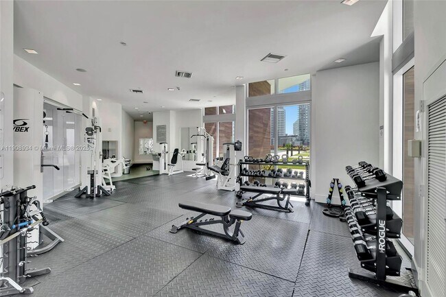 Building Photo - 350 S Miami Ave