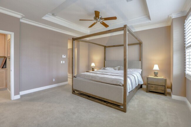 Building Photo - UPGRADED HOME WITH POPULAR FLOOR PLAN ELEG...