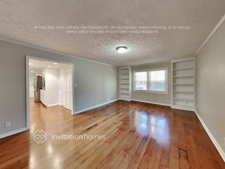 Building Photo - 1022 Williamsburg Ct NW