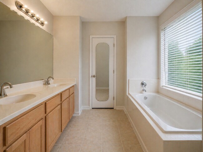 Building Photo - 20834 Beech Tree Dr