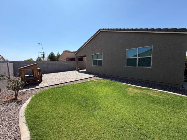 Building Photo - 7214 E Gamebird Way