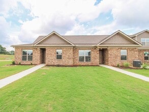 Building Photo - Modern 3BR/2BA Townhome in Lucas Ferry – G...