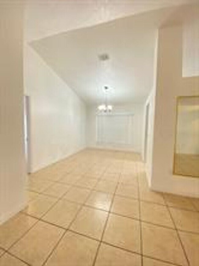 Building Photo - 1551 Ortega Ave