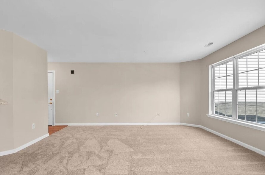 Building Photo - 2010 Starlight Ln