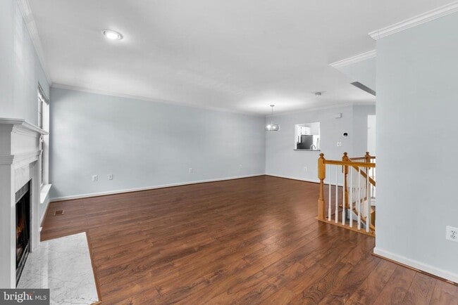 Building Photo - 2204 Commissary Cir