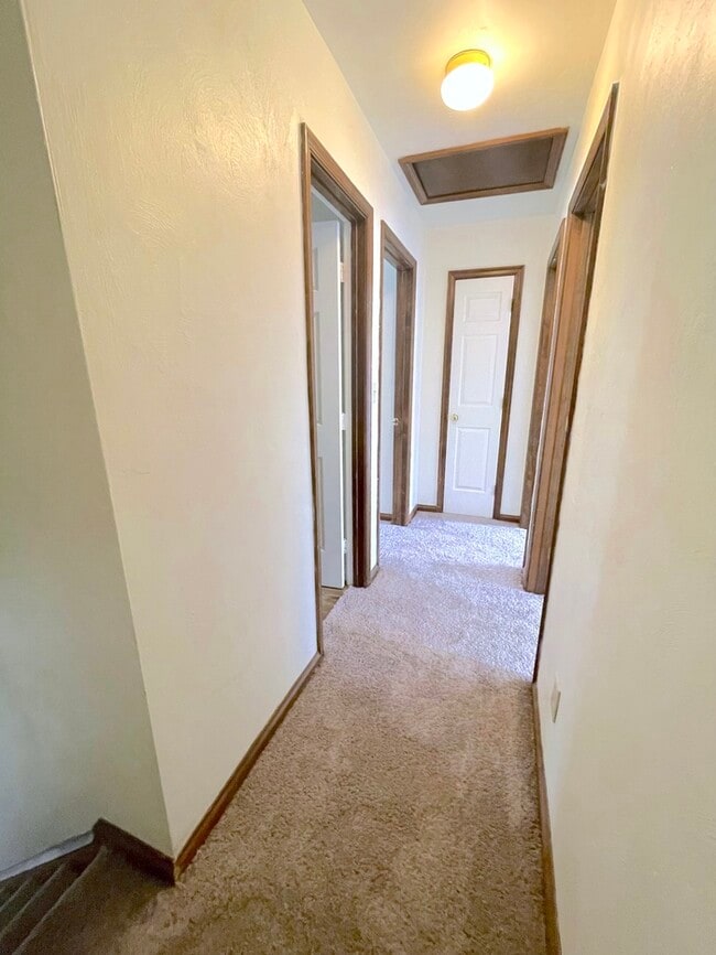 Building Photo - 5523 Gates Landing Rd