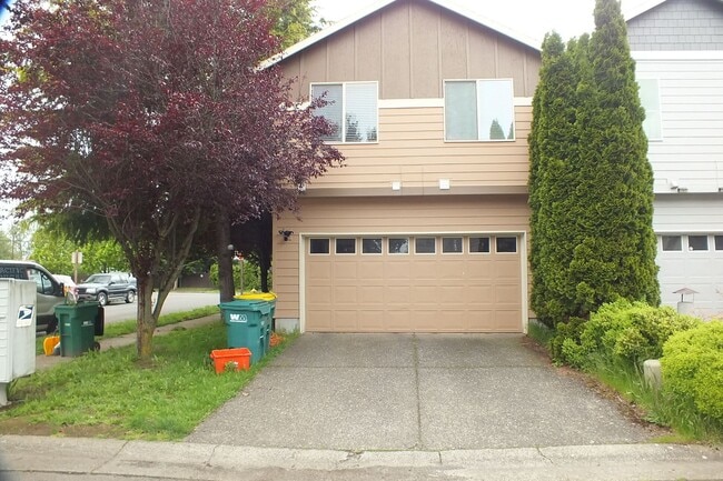 Building Photo - Spacious End-Unit 3-Bedroom Townhouse with 2-Car Garage & Central AC