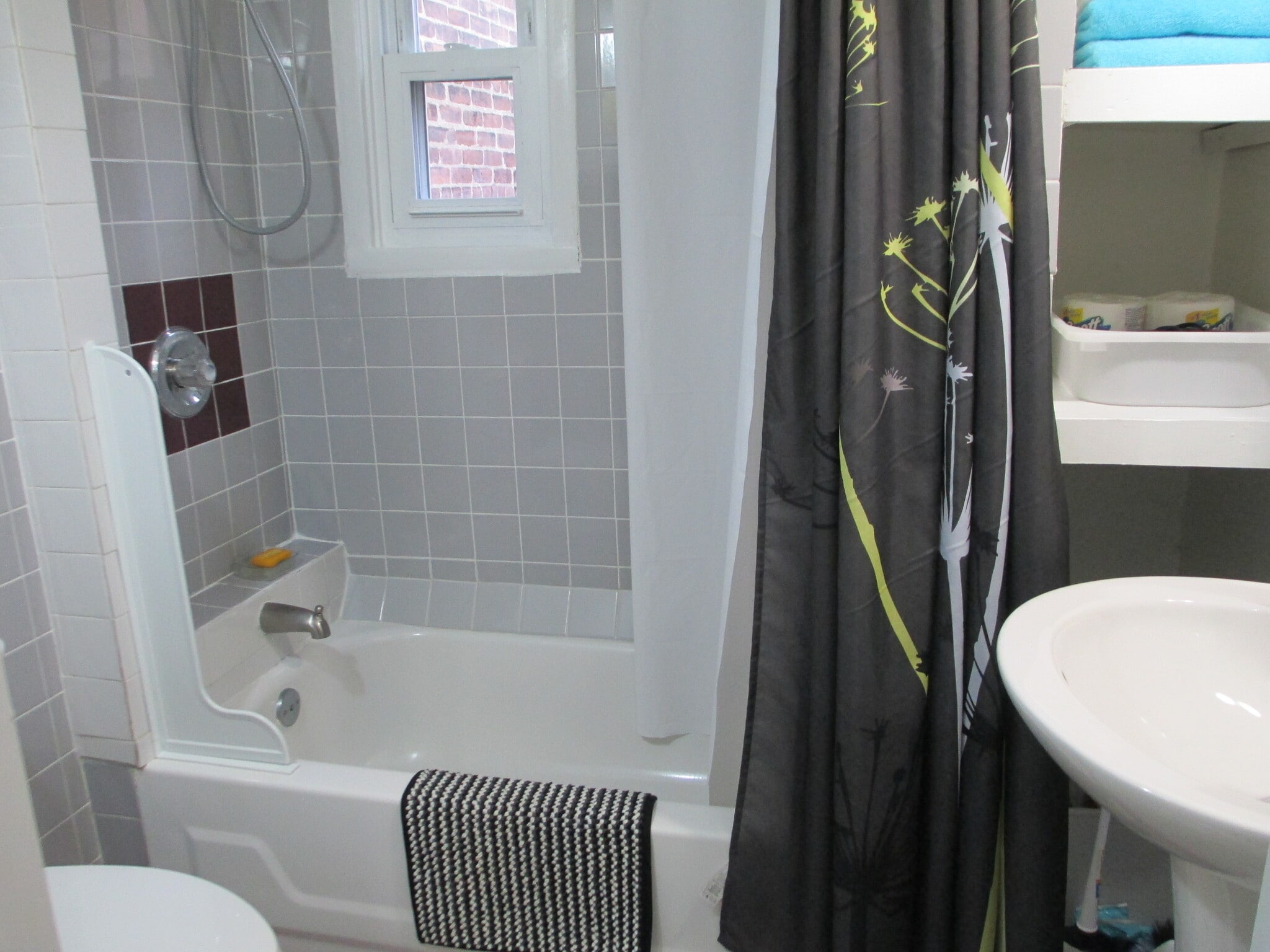 Building Photo - 855 Pavonia Ave