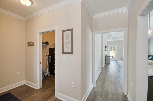 Building Photo - 2282 Hunters Moon Trail