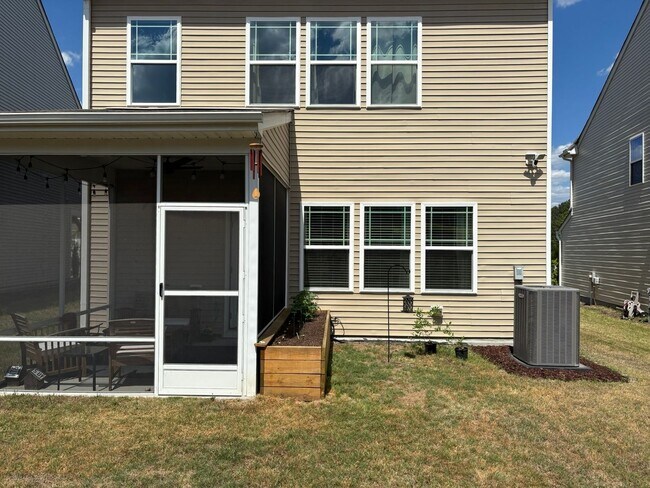 Building Photo - Beautiful 3-Bedroom Home in Copley Farm! Available Jul 1, 2026