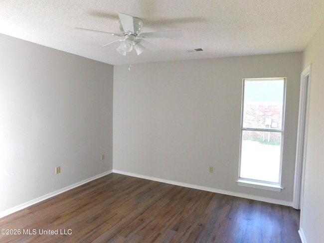 Building Photo - 5840 Waverly Dr