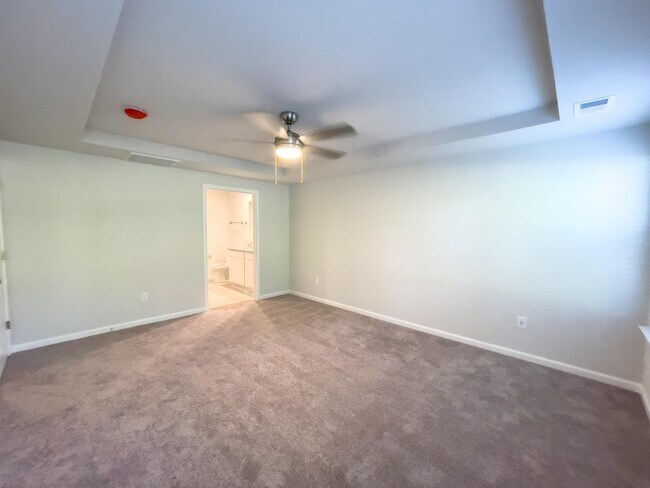 Building Photo - 107 Glen Forest Dr