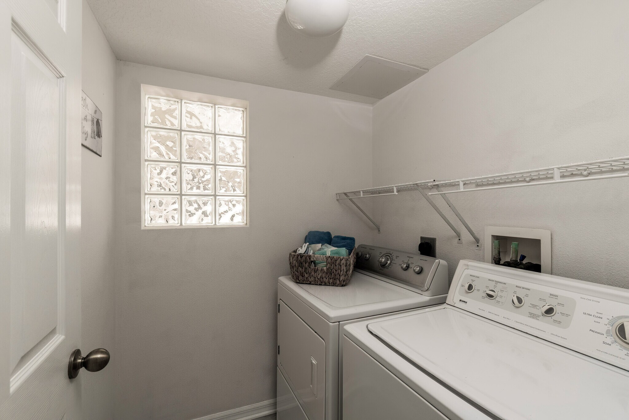 Laundry Room - 821 Montrose Dr