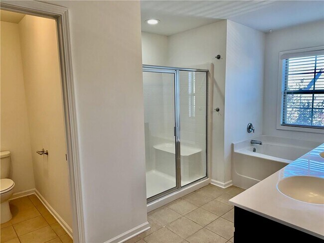 Building Photo - 3805 Alden Pl