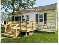 Building Photo - 902 Sycamore St