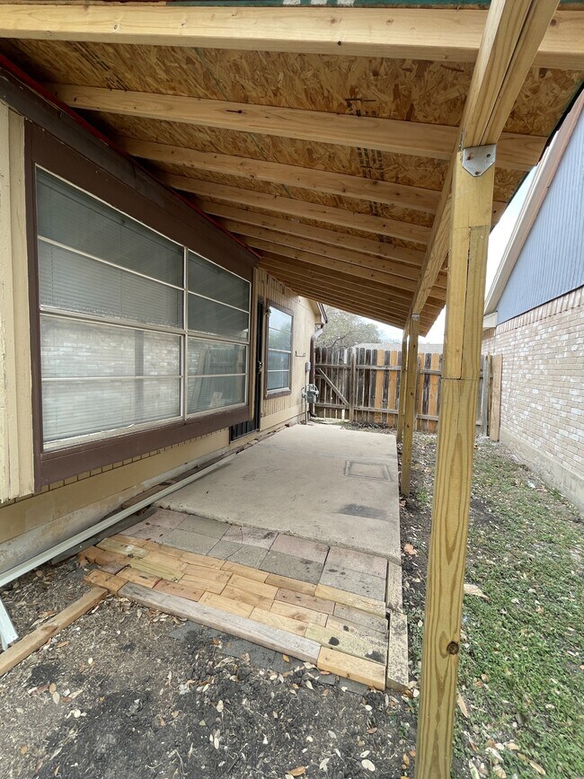 Building Photo - 2730 Mud Lake Dr