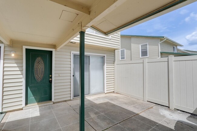 Building Photo - 1724 Townhall Ln