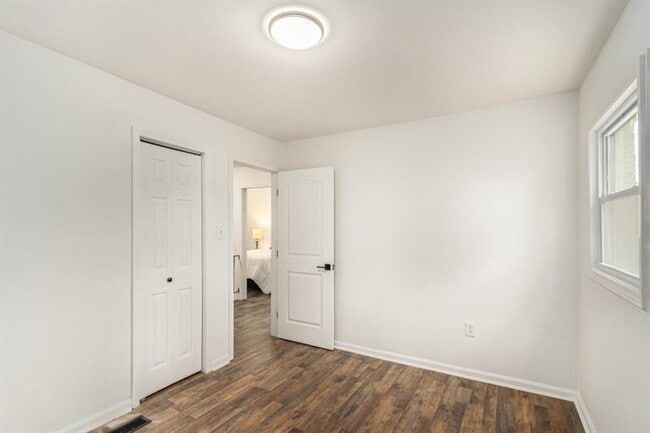 Building Photo - 3181 Pennington Cir SW