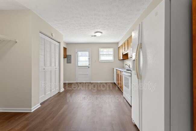 Building Photo - 4029 Victoria Way