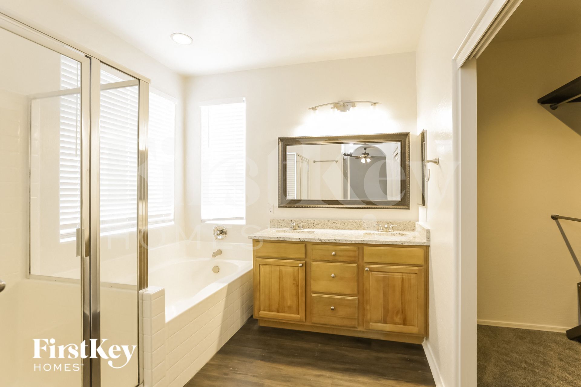 Building Photo - 1263 E Julian Dr