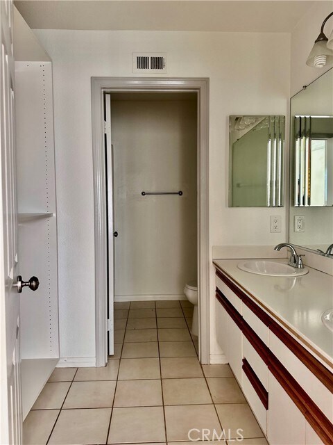 Building Photo - 1000 Calle Allegre