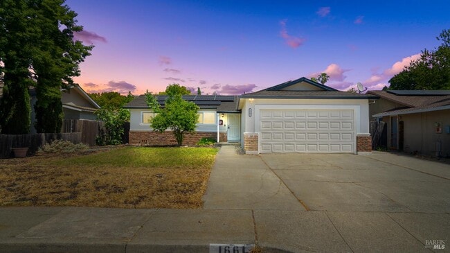Building Photo - 1661 California Dr