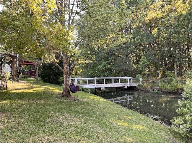 Building Photo - 1721 Fox Ridge Ct