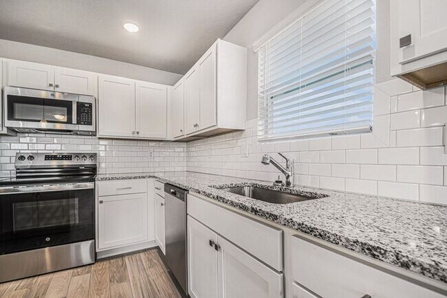 Building Photo - 6204 Aurelius Rd