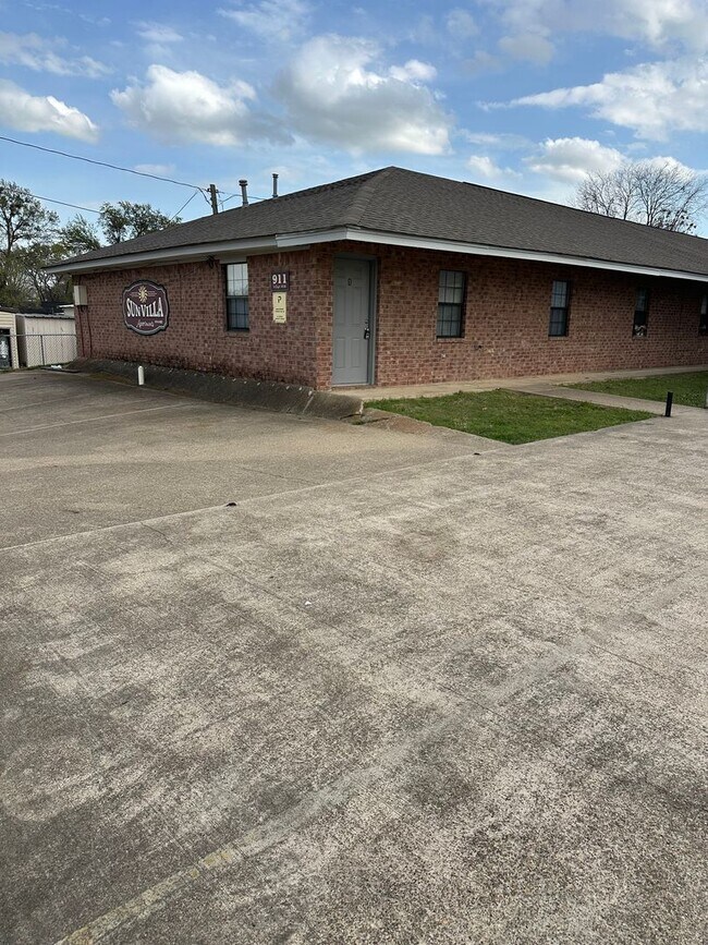 Building Photo - Sunvilla Apartments