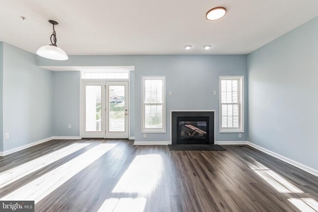 Building Photo - 10329 Bridle Ct