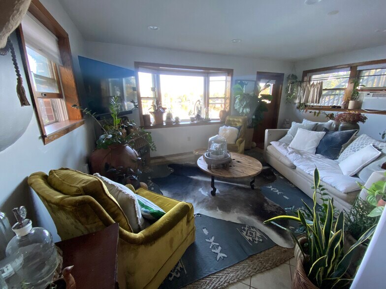 Building Photo - W342N4898 W Lindy Ln