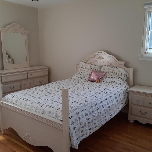 Building Photo - 74 Rockland Dr