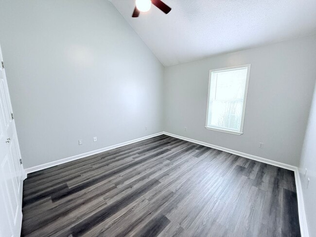 Building Photo - 1006 Creekside Pl