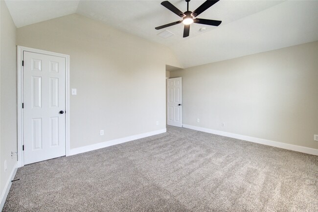 Building Photo - 5512 Canyon Bluff Ln