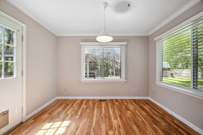 Building Photo - 304 Lynn's Way Yorktown VA 23962: Freshly Painted Updated Photos Coming !