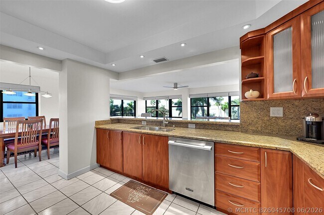 Building Photo - 3800 Galt Ocean Dr