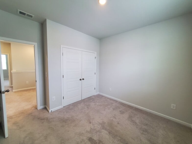 Building Photo - 174 Cypress Holw Dr